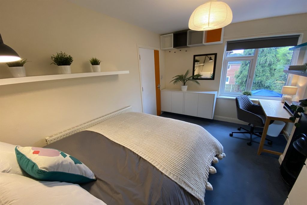 Property photo 1 of 10 (Main)