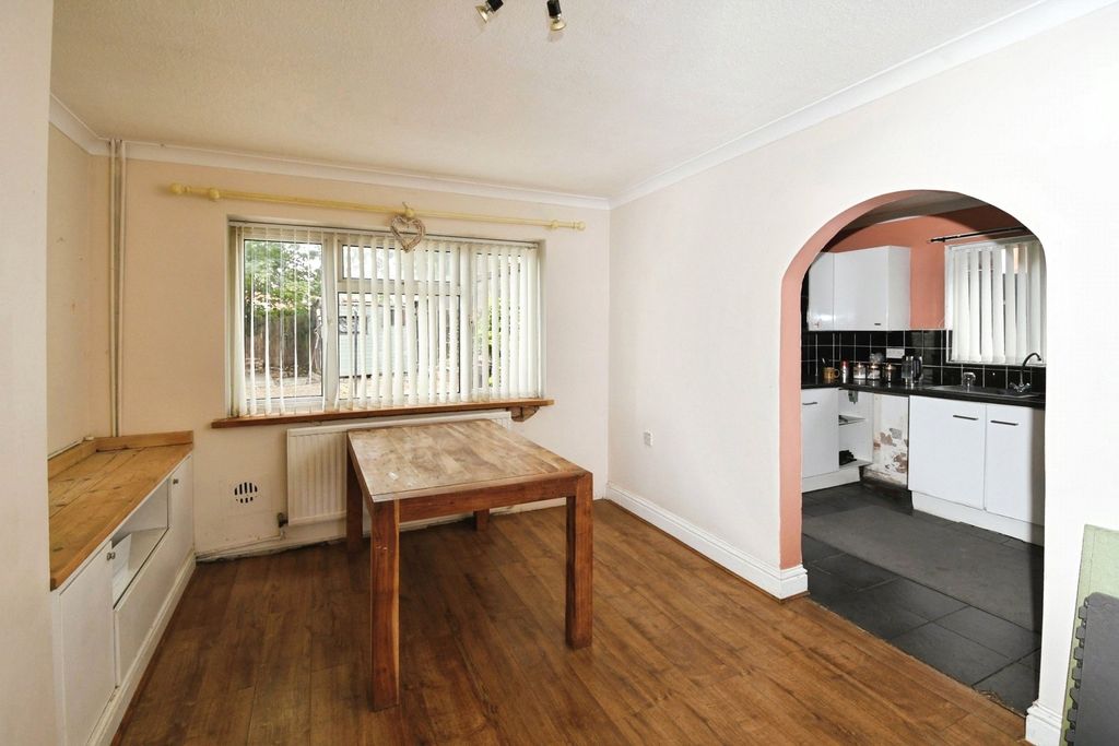 Property photo 3 of 14 Picture No. 12