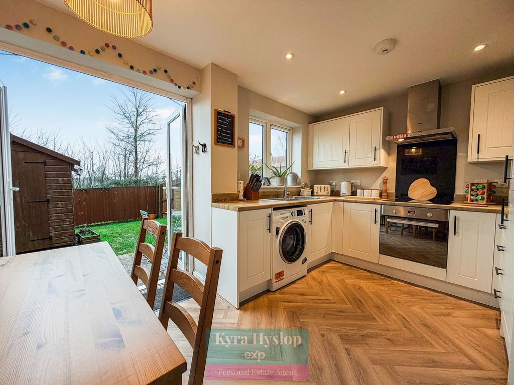 Property photo 3 of 13