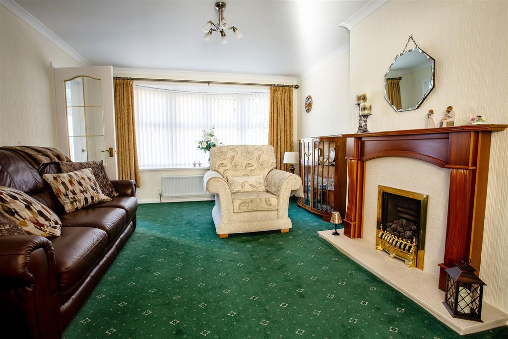 Property photo 3 of 28
