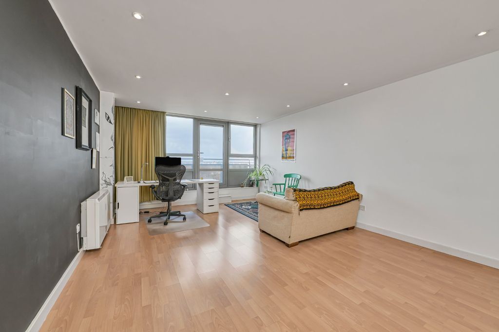 Property photo 1 of 13 Picture No. 05