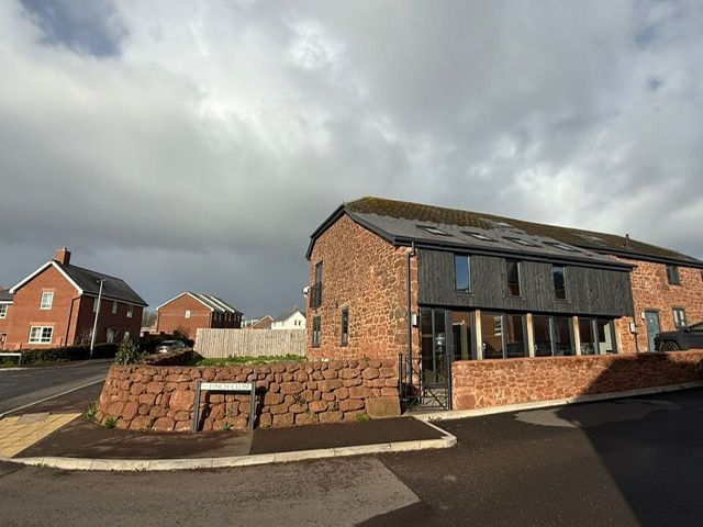 Property photo 1 of 28 33F2Df79-7198-44F2-8B20-64B412c7d5F0