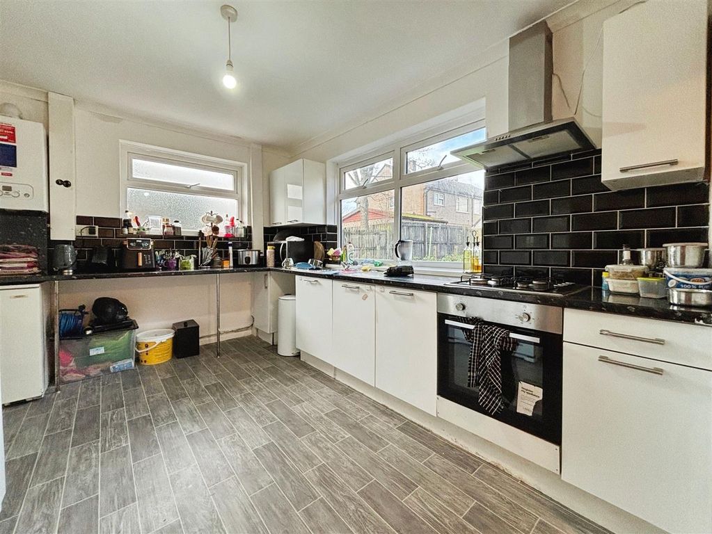 Property photo 3 of 19 Kitchen/Diner