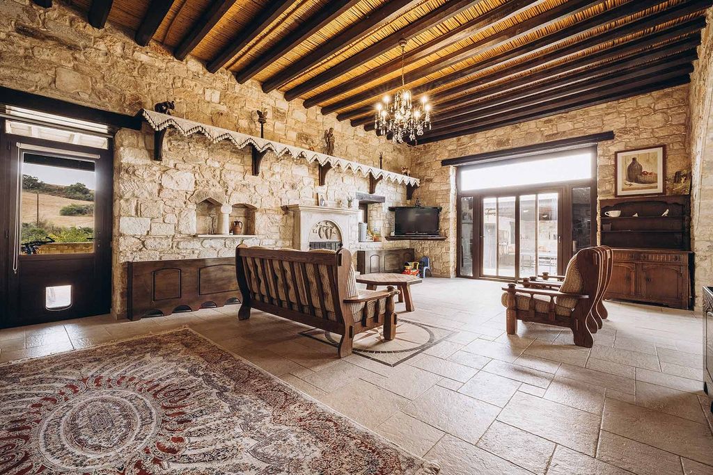Property photo 1 of 30