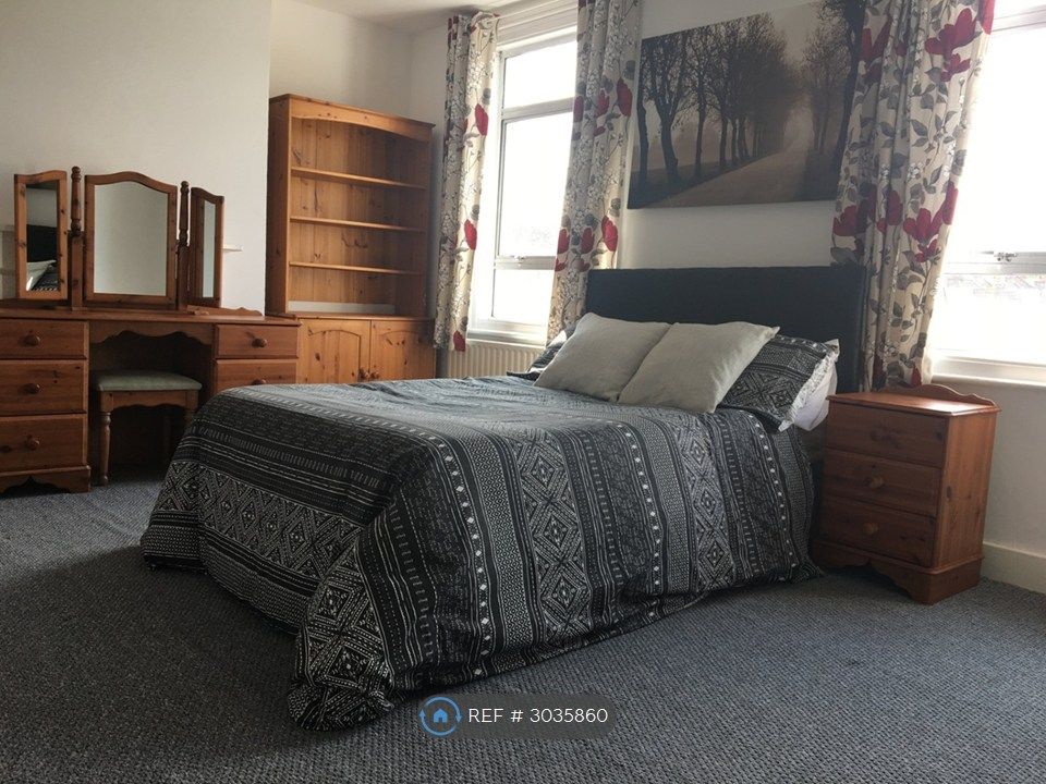 Property photo 1 of 8 Room 1