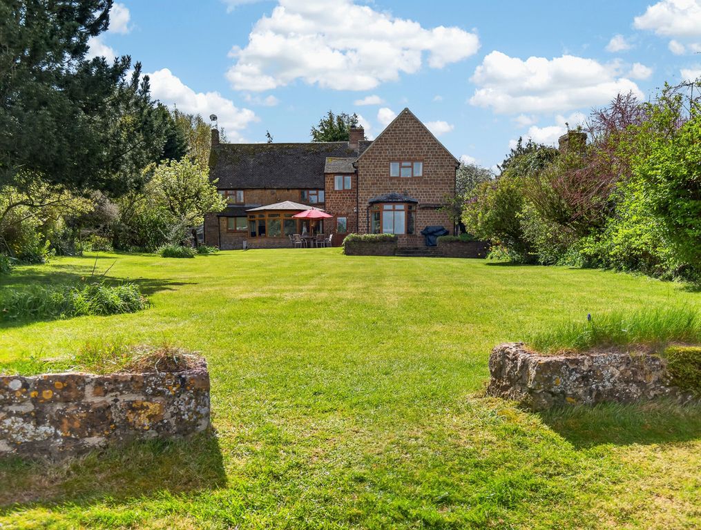 Property photo 1 of 34