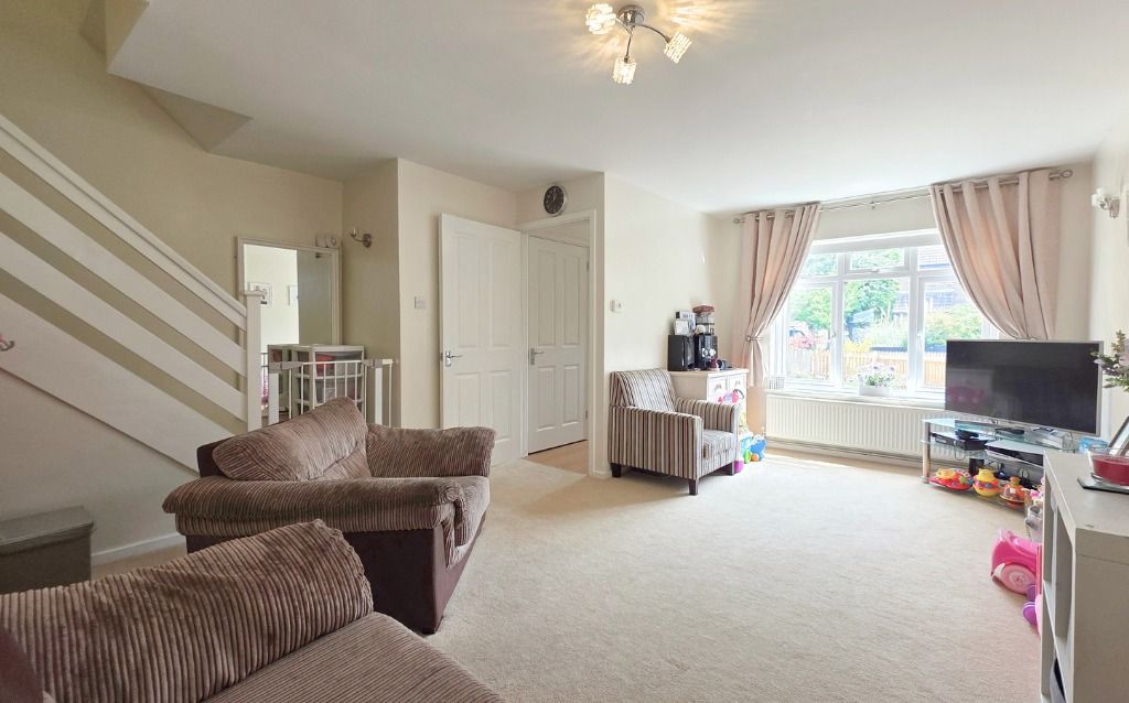 Property photo 2 of 15 4430326