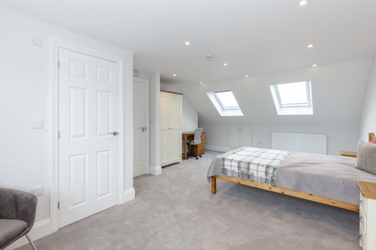 Property photo 1 of 7 Room 6