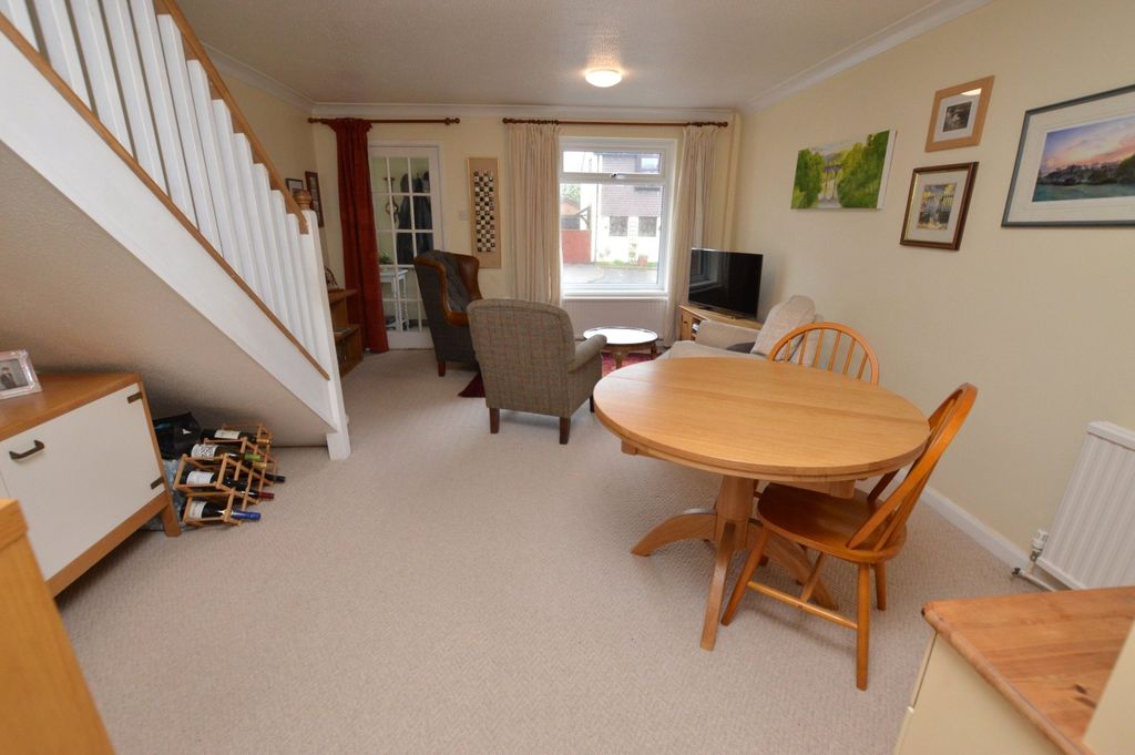 Property photo 2 of 14 Living Room