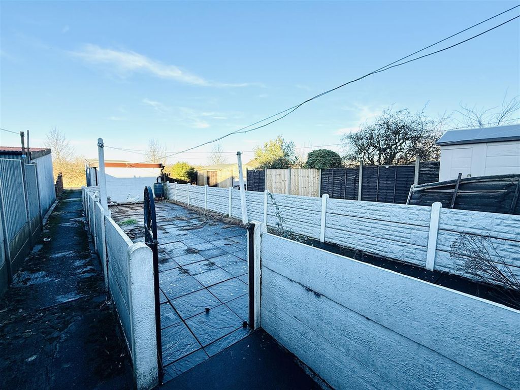 Property photo 3 of 20 Rear Courtyard