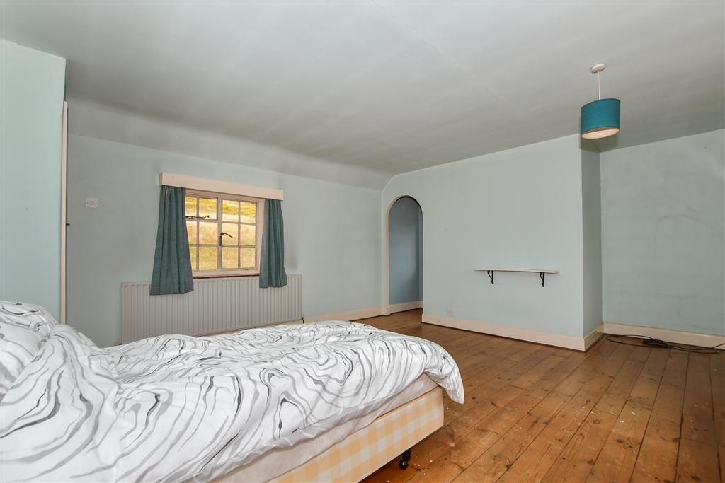 Property photo 3 of 10 Bedroom 1