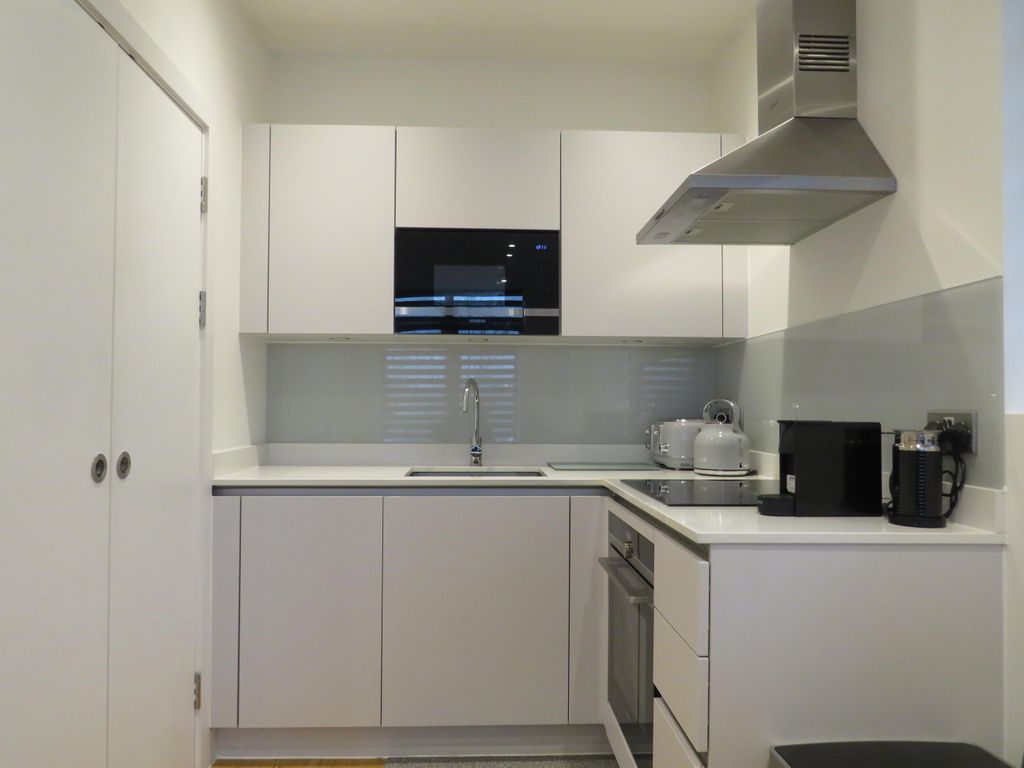 Property photo 3 of 6 Kitchen