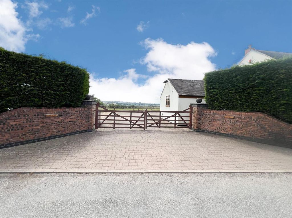 Property photo 3 of 46