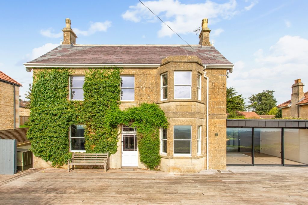 Property photo 1 of 35