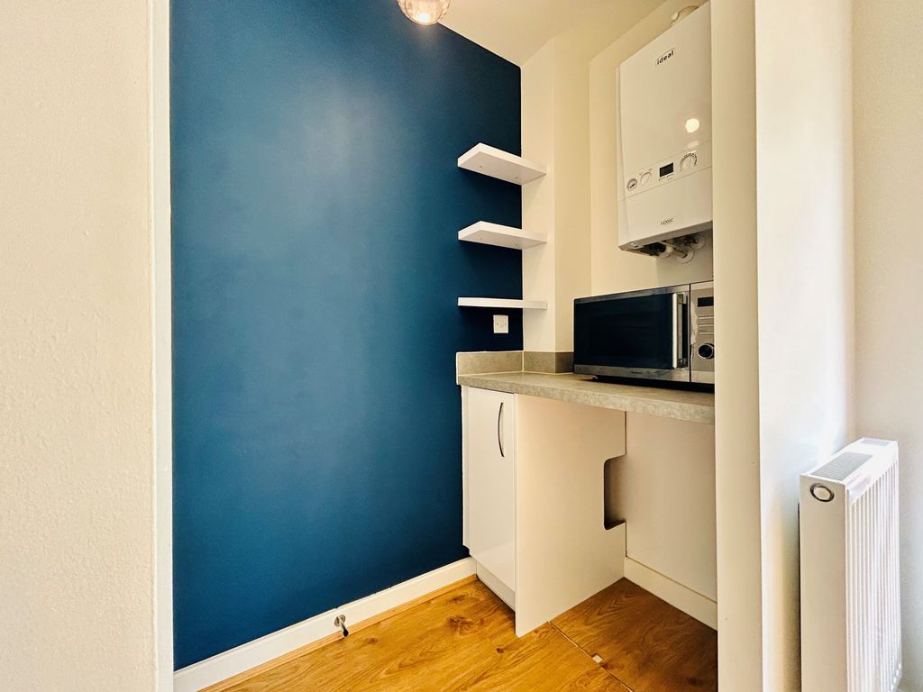 Property photo 3 of 11 Utility Room