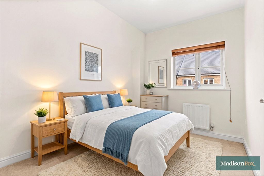 Additional image 12 of 4 bed terraced house for saleThe Square, Loughton, Essex IG10