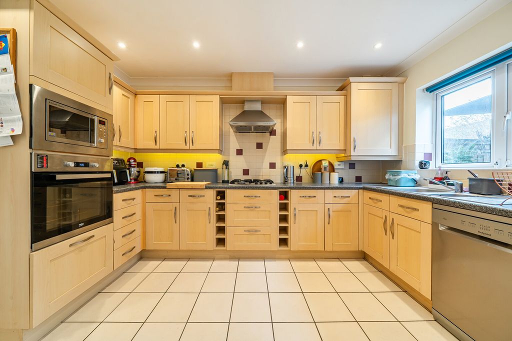 Property photo 2 of 16 Kitchen