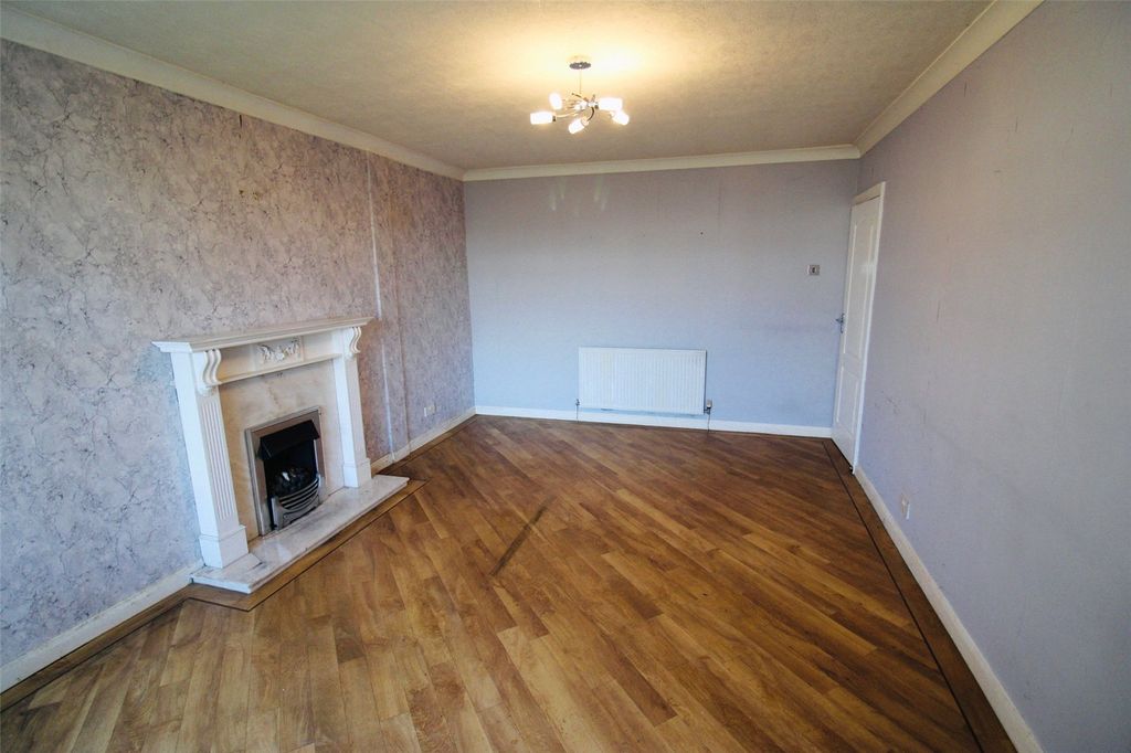 Property photo 2 of 13 Lounge