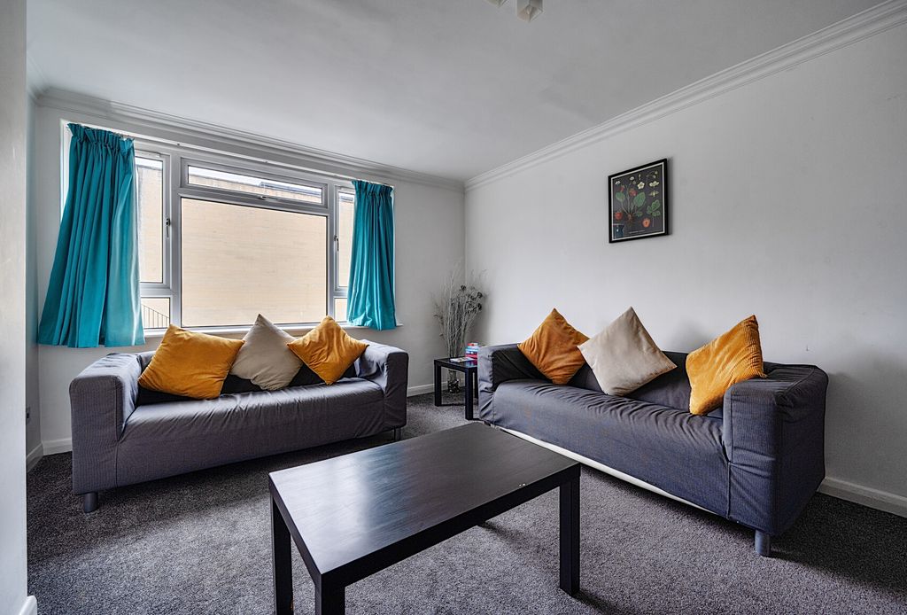 Property photo 3 of 13 1418695-6-6995Ccf...