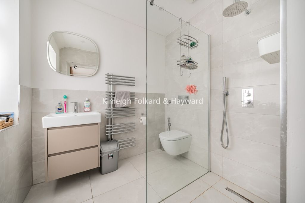 Property photo 3 of 12 210d53c7-E102-4Ac2-B