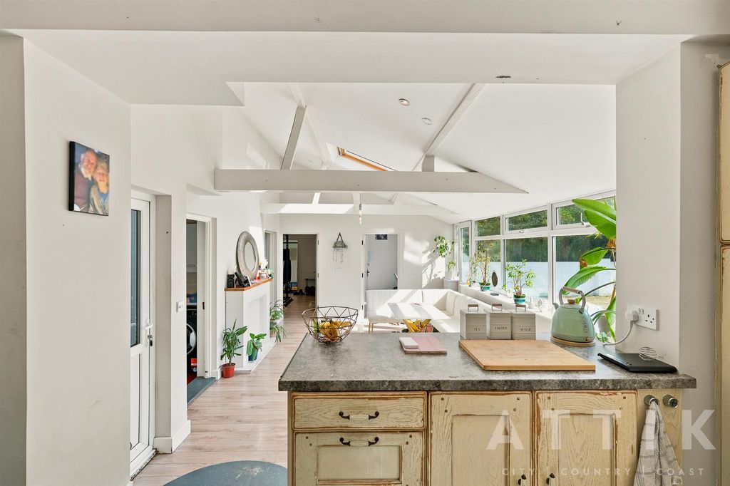 Property photo 3 of 60 Cornerhouse2_039.Jpg