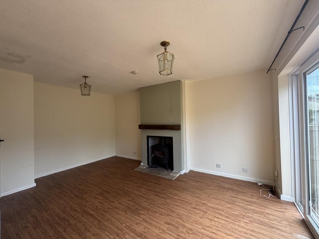 Property photo 2 of 11 Lounge