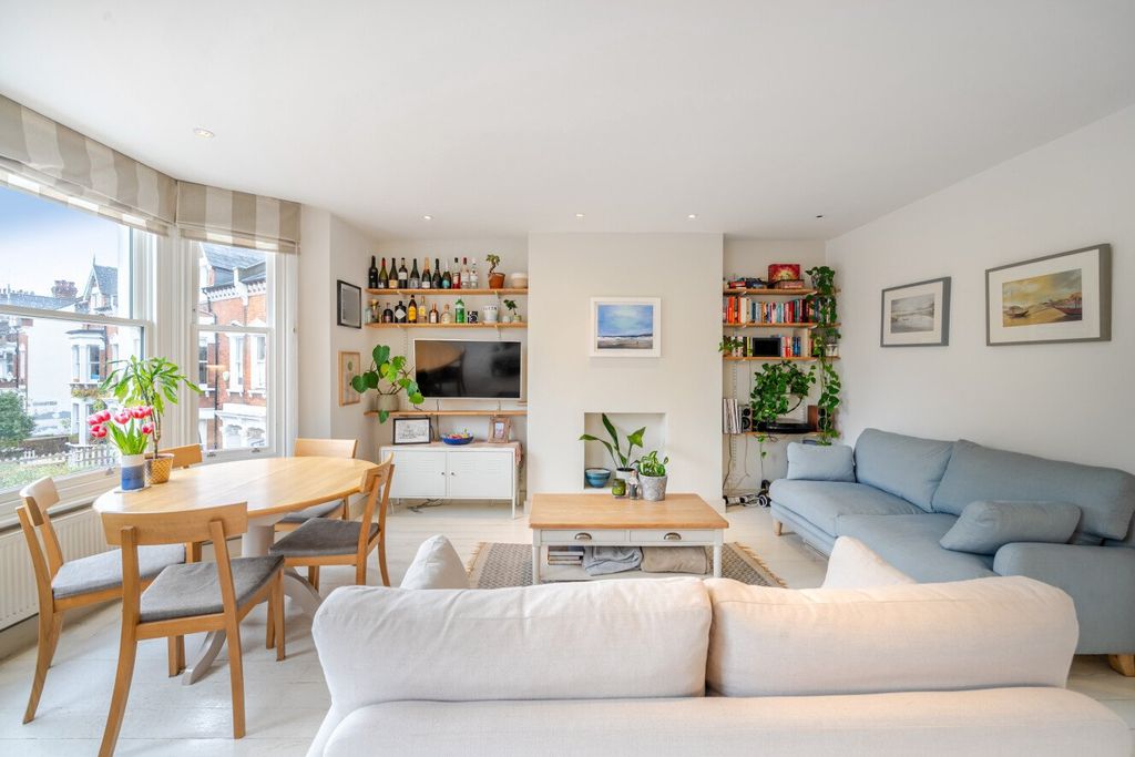 Property photo 1 of 22 Picture No. 08