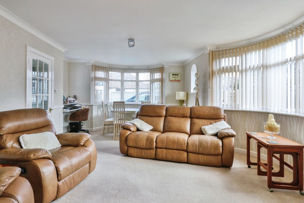 Property photo 3 of 21 Img_7429