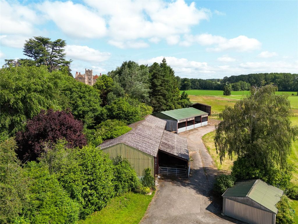 Property photo 3 of 19 Buildings