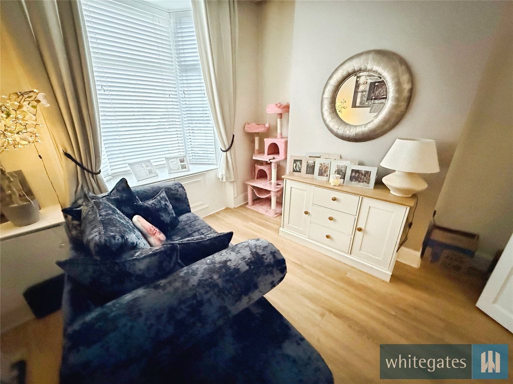 Property photo 2 of 18 Picture No. 14