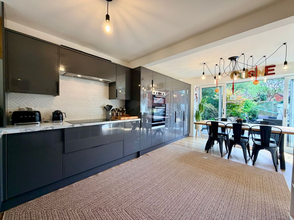 Property photo 2 of 15 Open Plan Kitchen
