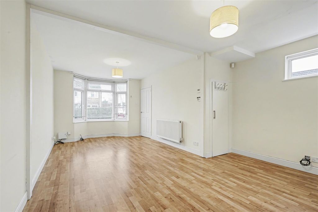 Property photo 2 of 15 Lounge/Diner