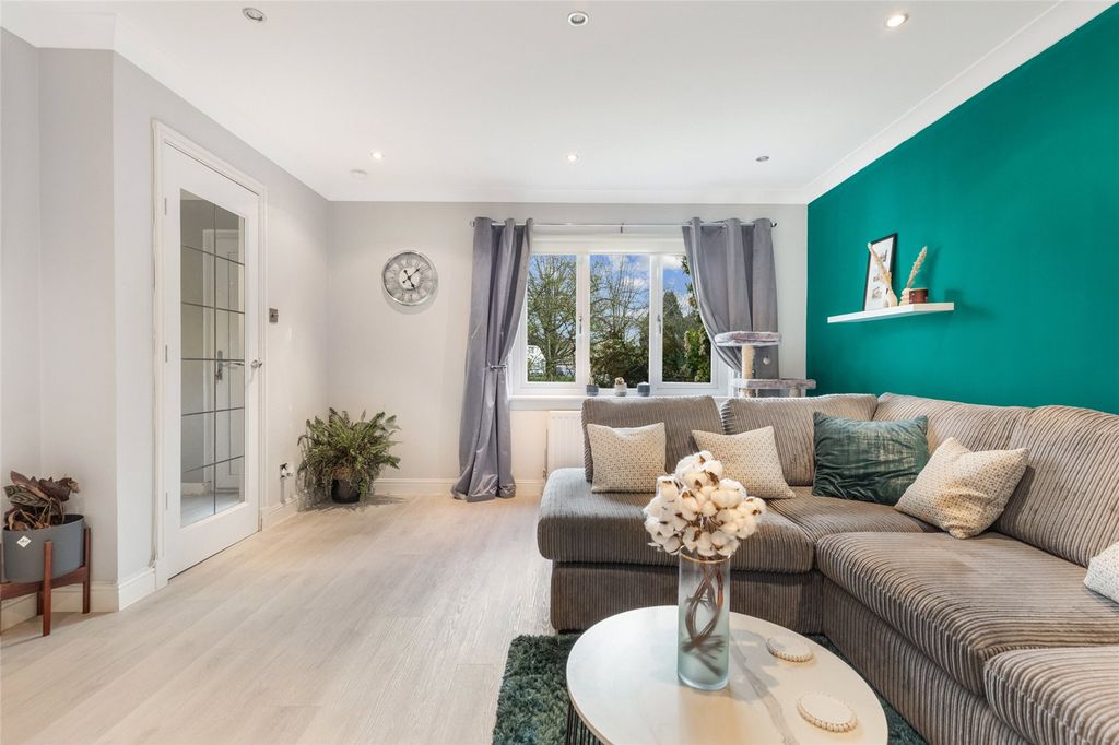 Property photo 3 of 32 Picture No. 18