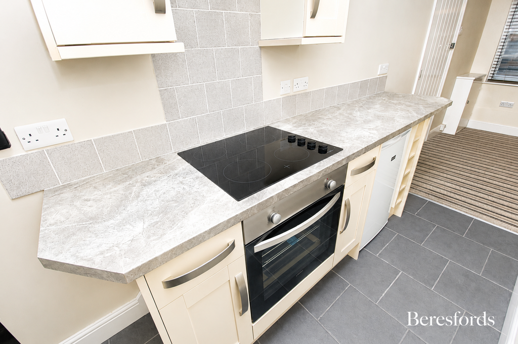 Property photo 3 of 6 Kitchen