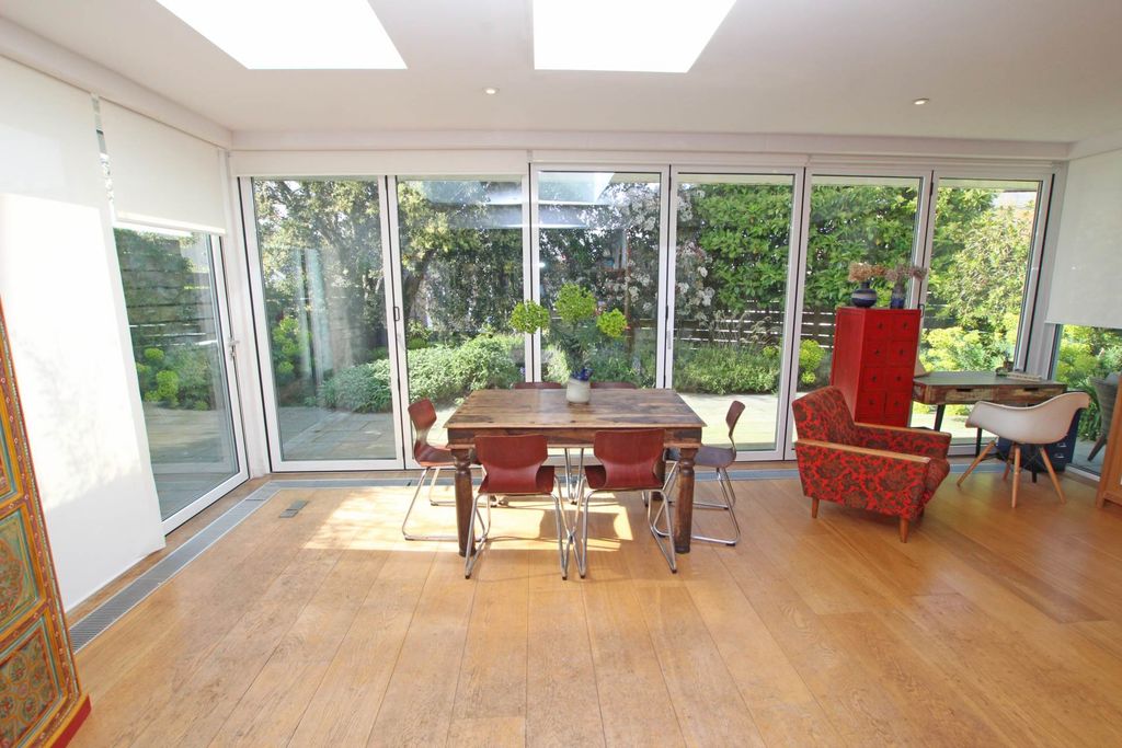Additional image 13 of 3 bed detached house for saleHolywell Close, Eastbourne BN20