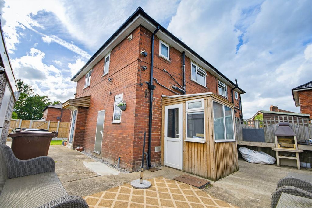 Property photo 2 of 29