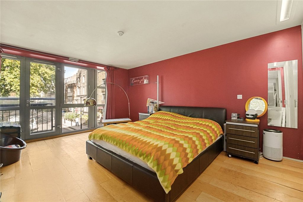 Property photo 3 of 17 Picture No. 23