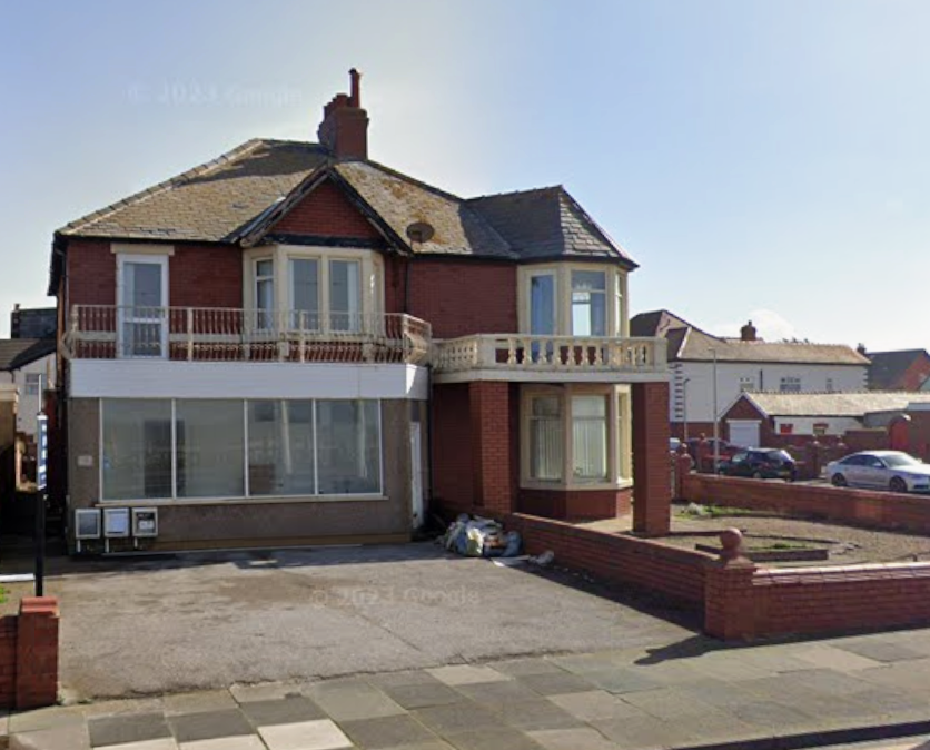 Property photo 2 of 10 Front (Exterior)