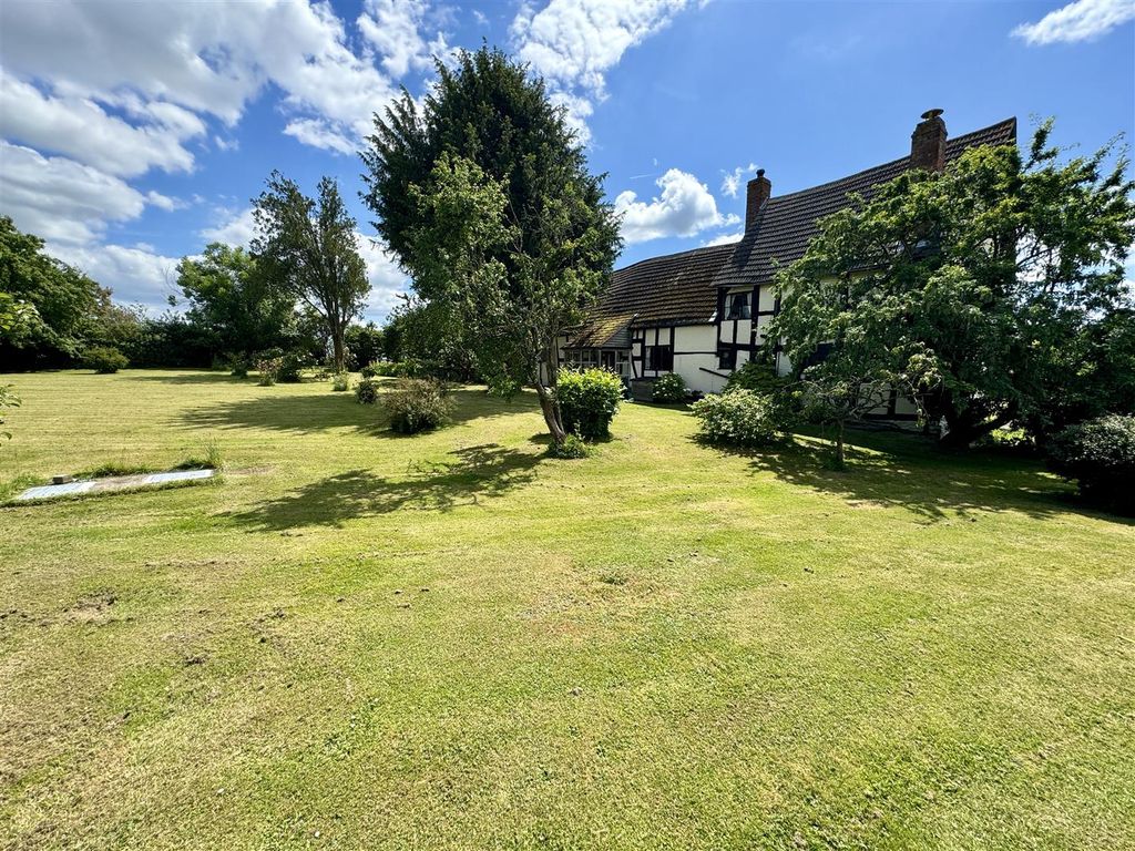 Property photo 2 of 35
