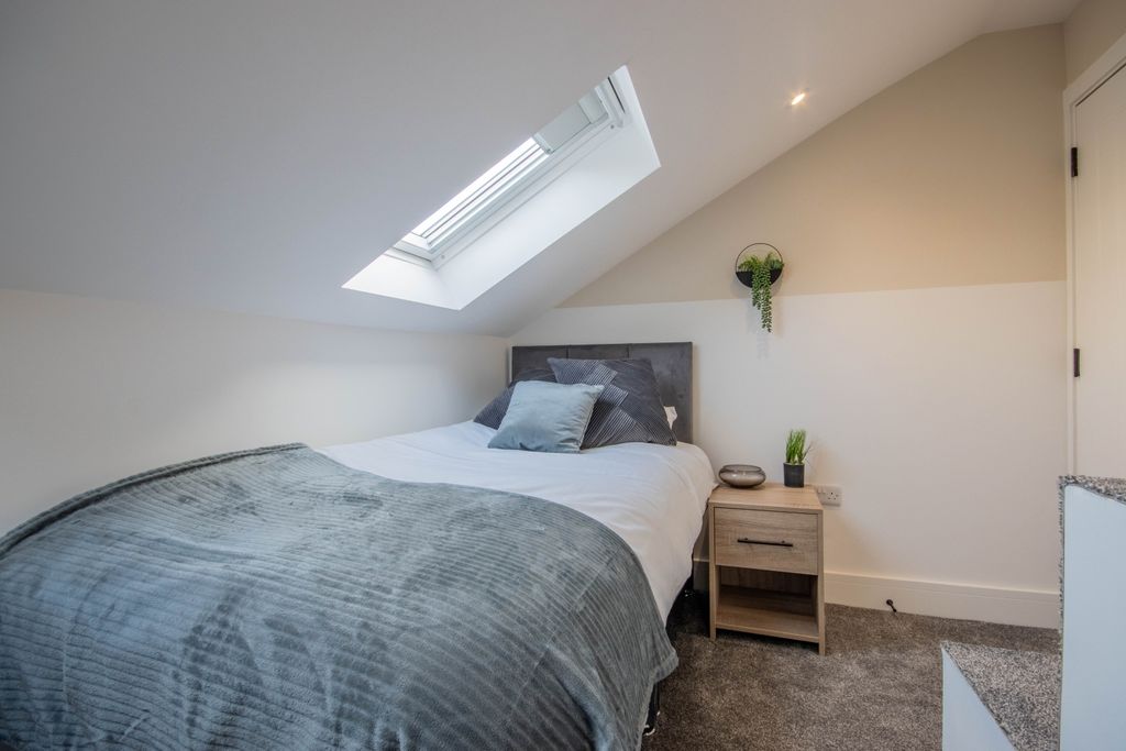 Property photo 2 of 9 E-2