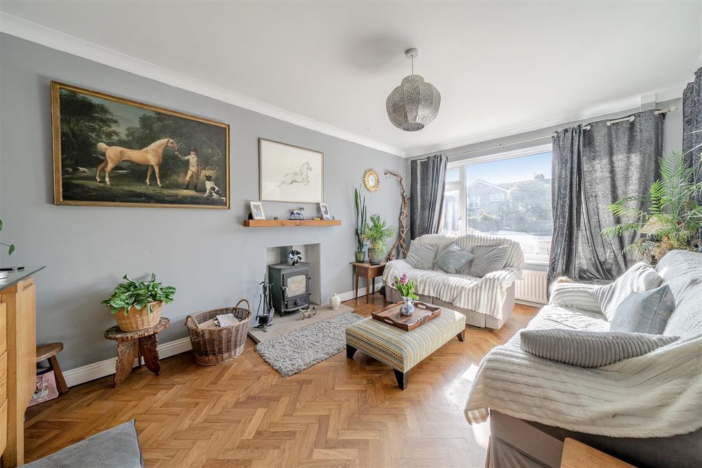 Property photo 2 of 14 Sitting Room