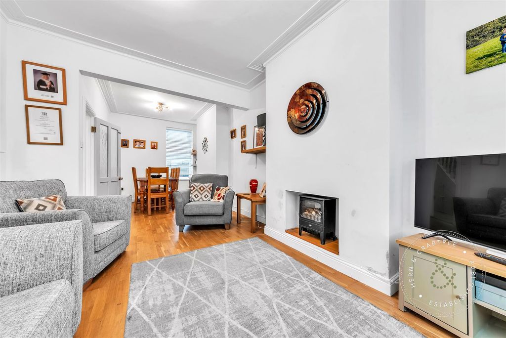 Property photo 2 of 23 Forrest-Road-24.Jpg