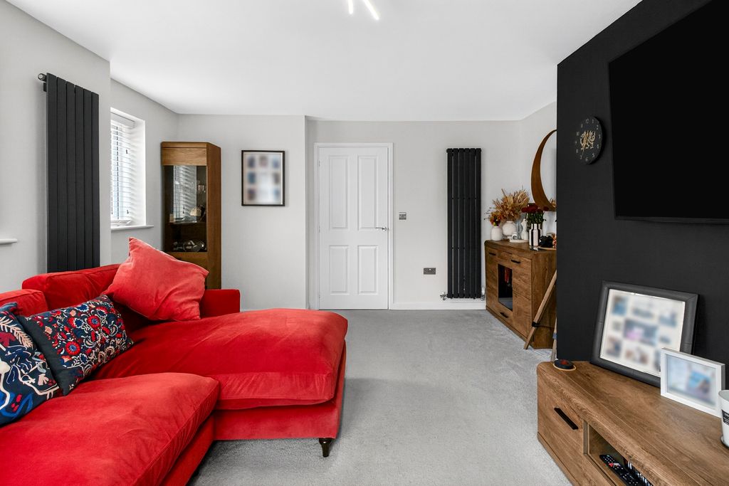 Property photo 3 of 20