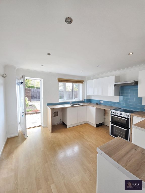 Property photo 3 of 8 Photo 5