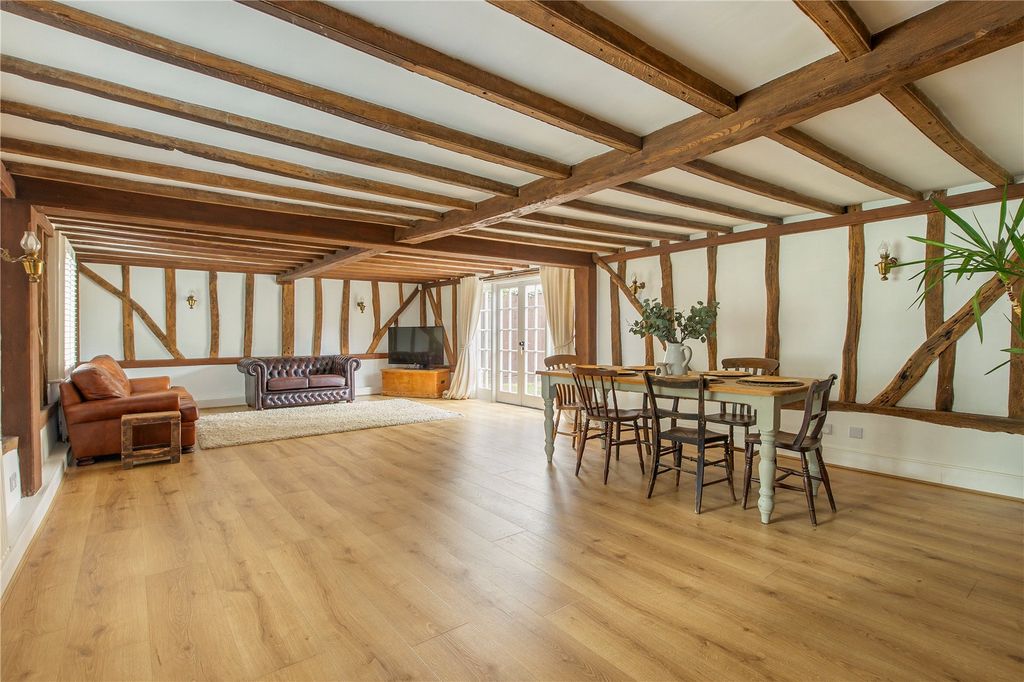 Property photo 3 of 17 Sitting Room
