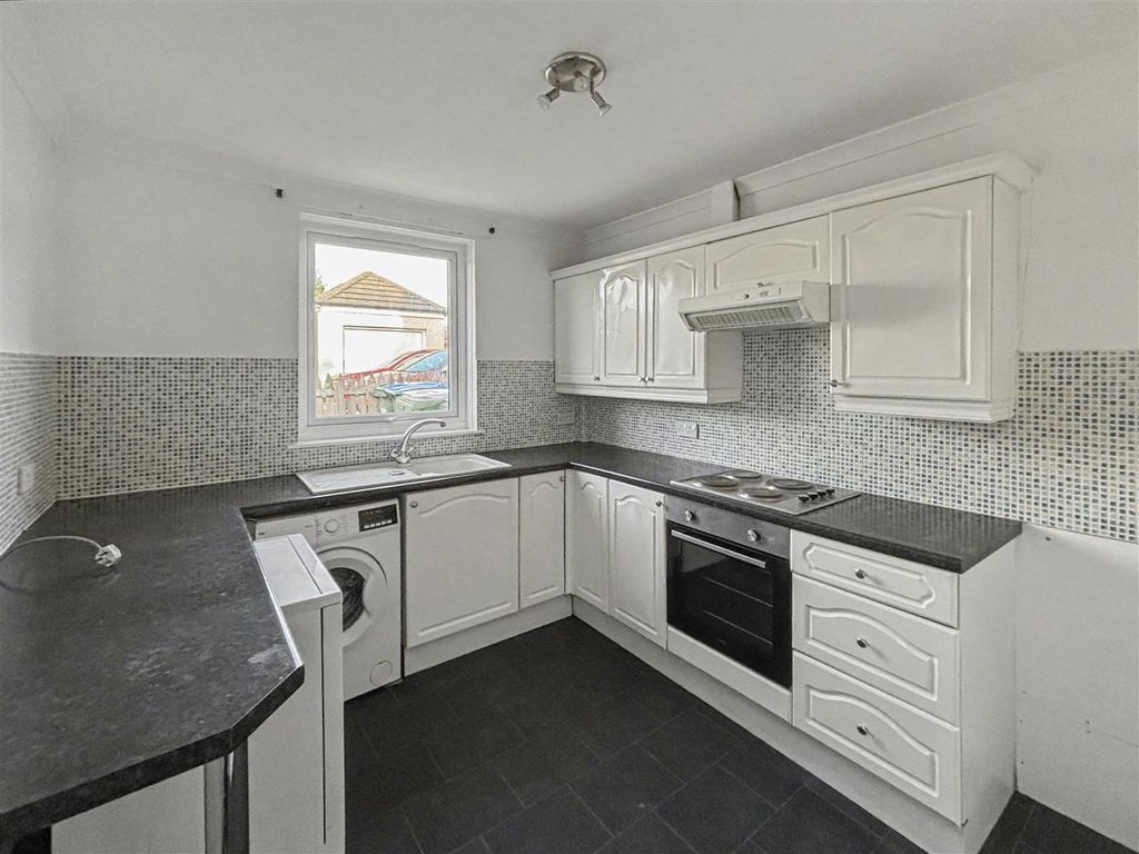 Property photo 3 of 24 S005.Jpg