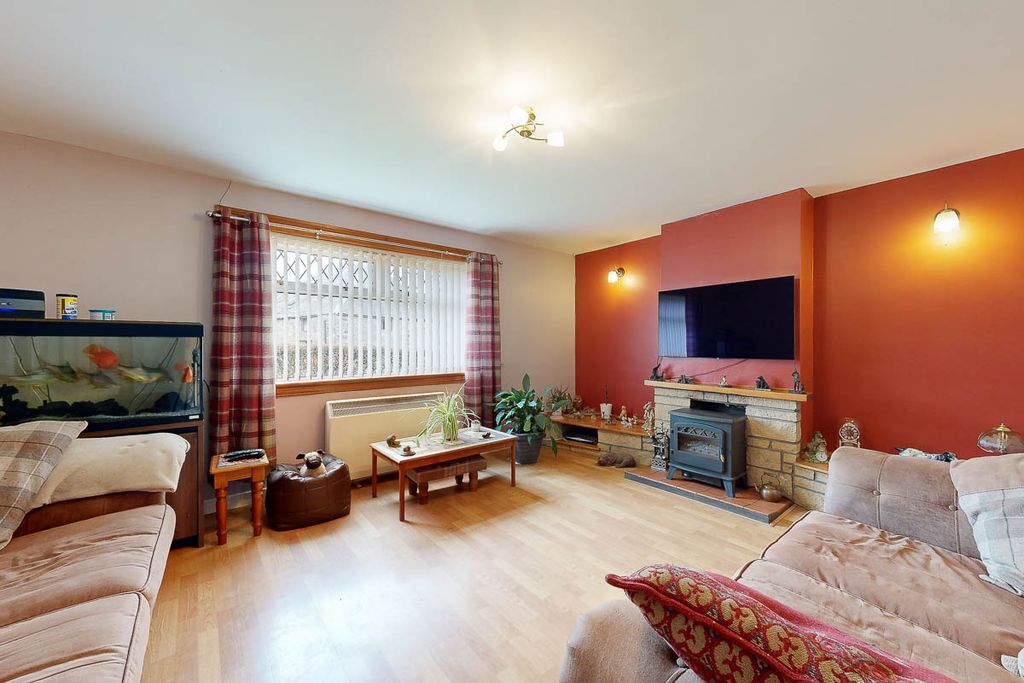 Property photo 3 of 27