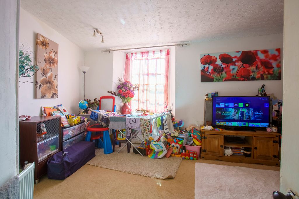 Property photo 2 of 14