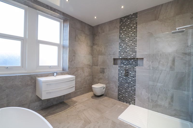 Property photo 3 of 23 Family Bathroom