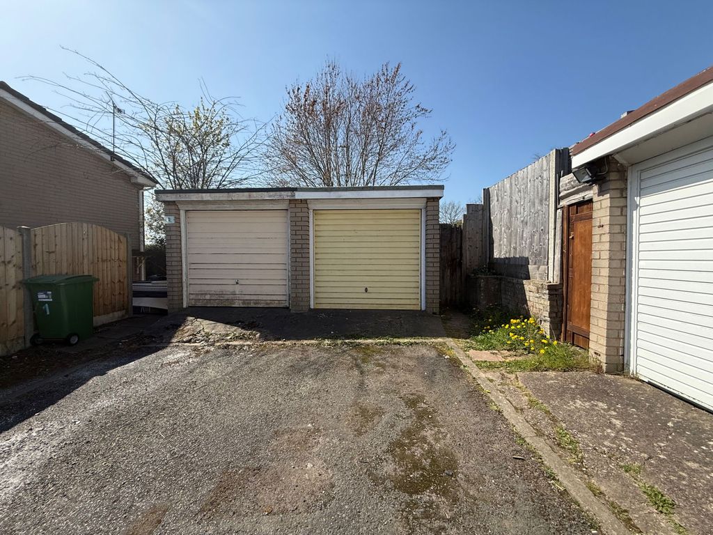 Property photo 2 of 24
